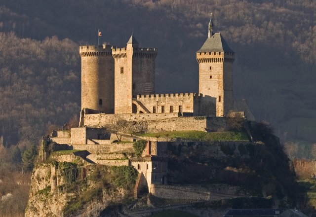 Visiter un château fort du Moyen Age - Les Couleurs du Vent - Maison  d'hôtes et de partage au sud de Toulouse